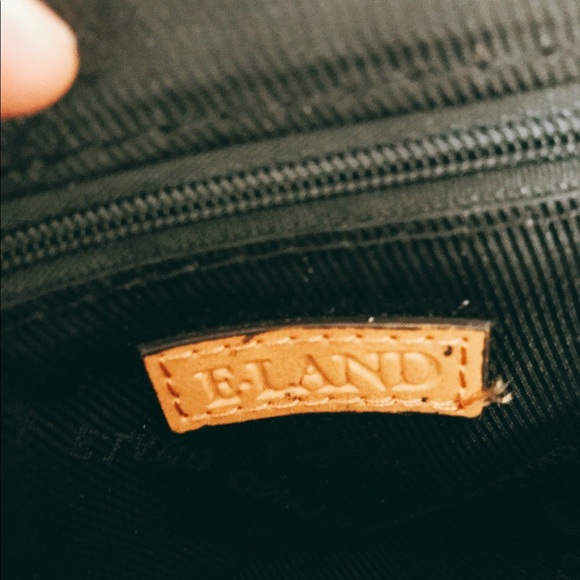 Chic Plaid Crossbody Bag with Tan Leather Details - Picture 2 of 6